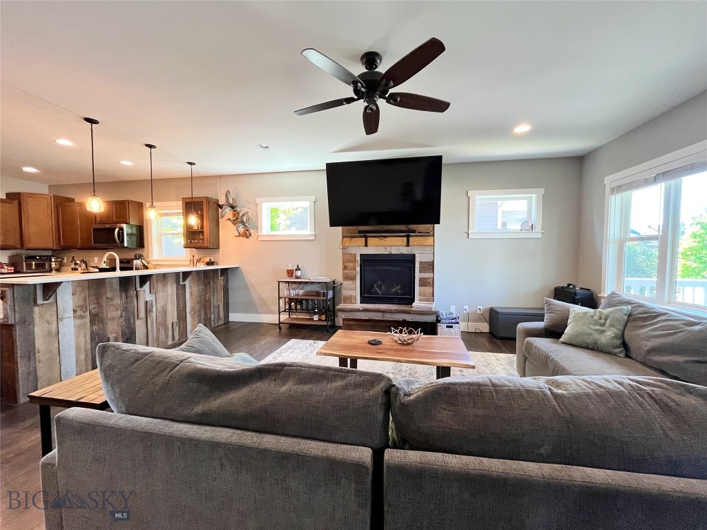 572 N Laurel Parkway, Bozeman MT 59718