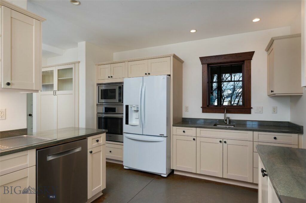 618 Autumn Ridge Road, Bozeman MT 59715