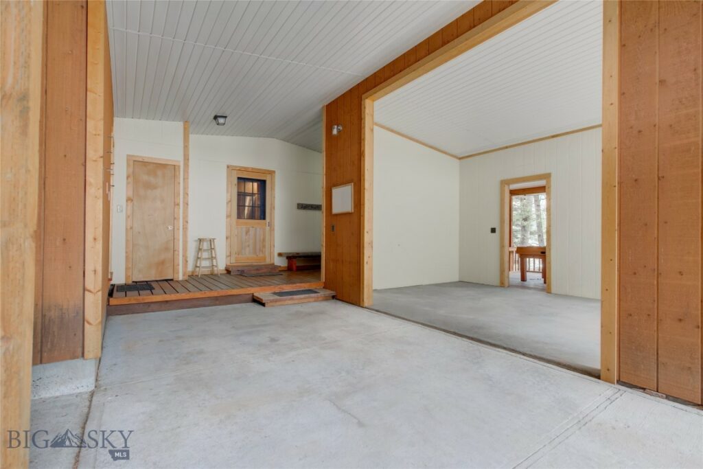 63921 Gallatin Road, Bozeman MT 59730