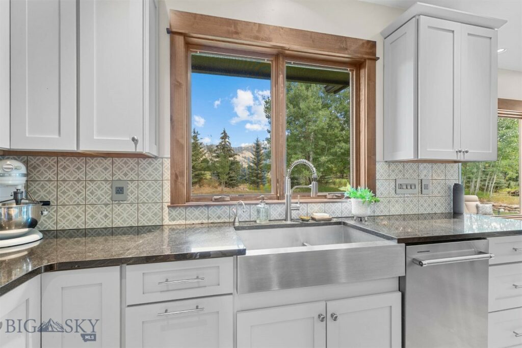 68 Sky Light Court, Bozeman MT 59715