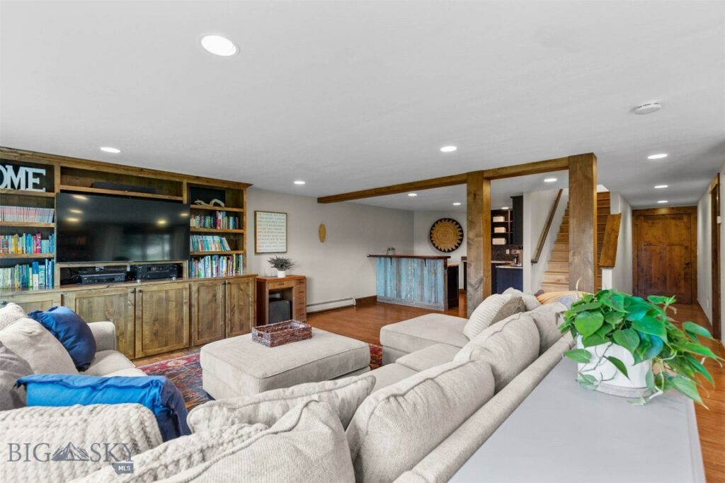 68 Sky Light Court, Bozeman MT 59715