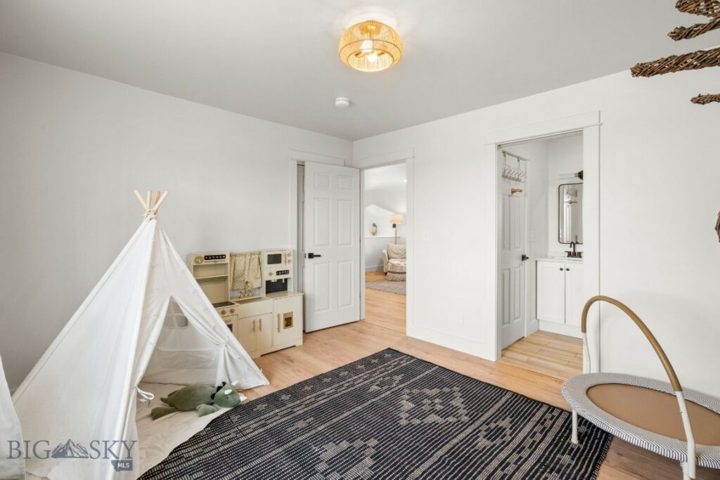 7849 Cottonwood Road, Bozeman MT 59718