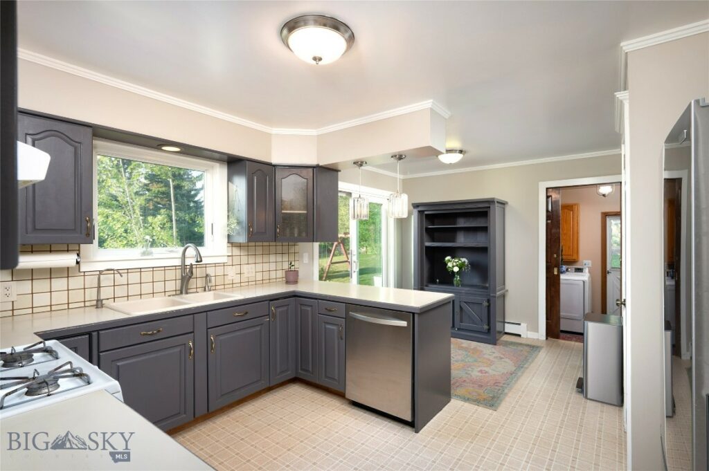 8373 Goldenstein Lane, Bozeman MT 59715