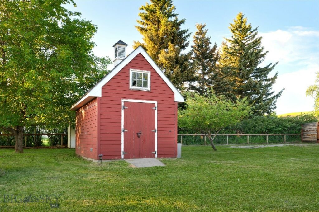 8373 Goldenstein Lane, Bozeman MT 59715