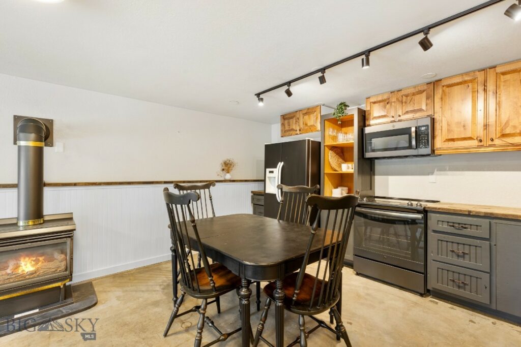 8407 Goldenstein, Bozeman MT 59715