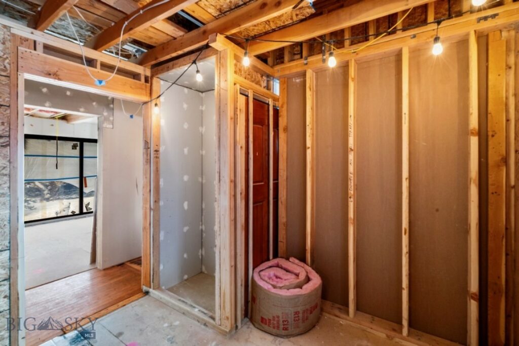 8454 Goldenstein Lane, Bozeman MT 59715