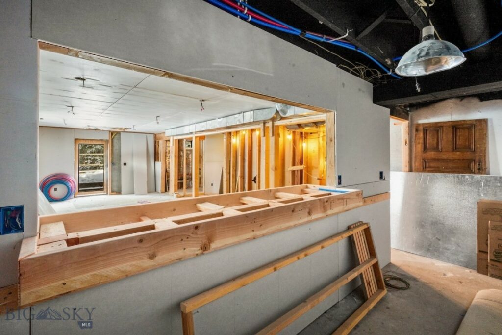 8454 Goldenstein Lane, Bozeman MT 59715
