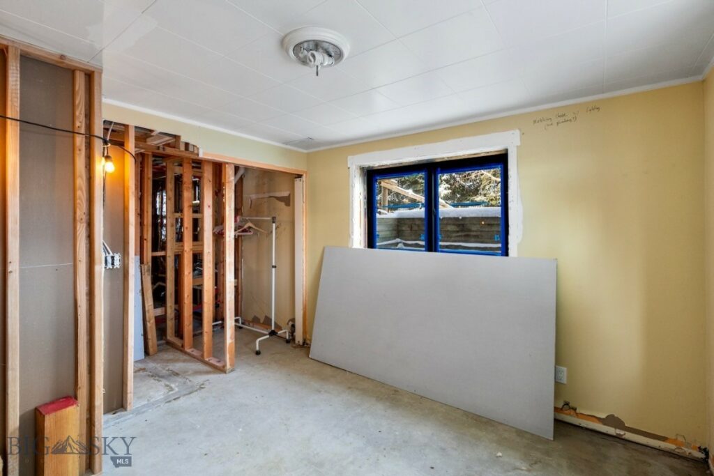 8454 Goldenstein Lane, Bozeman MT 59715