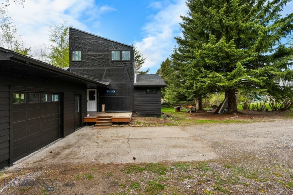 8454 Goldenstein Lane, Bozeman MT 59715