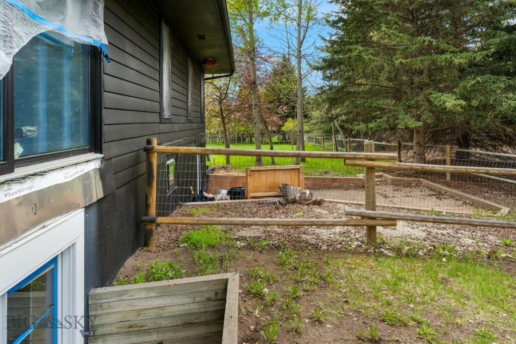 8454 Goldenstein Lane, Bozeman MT 59715