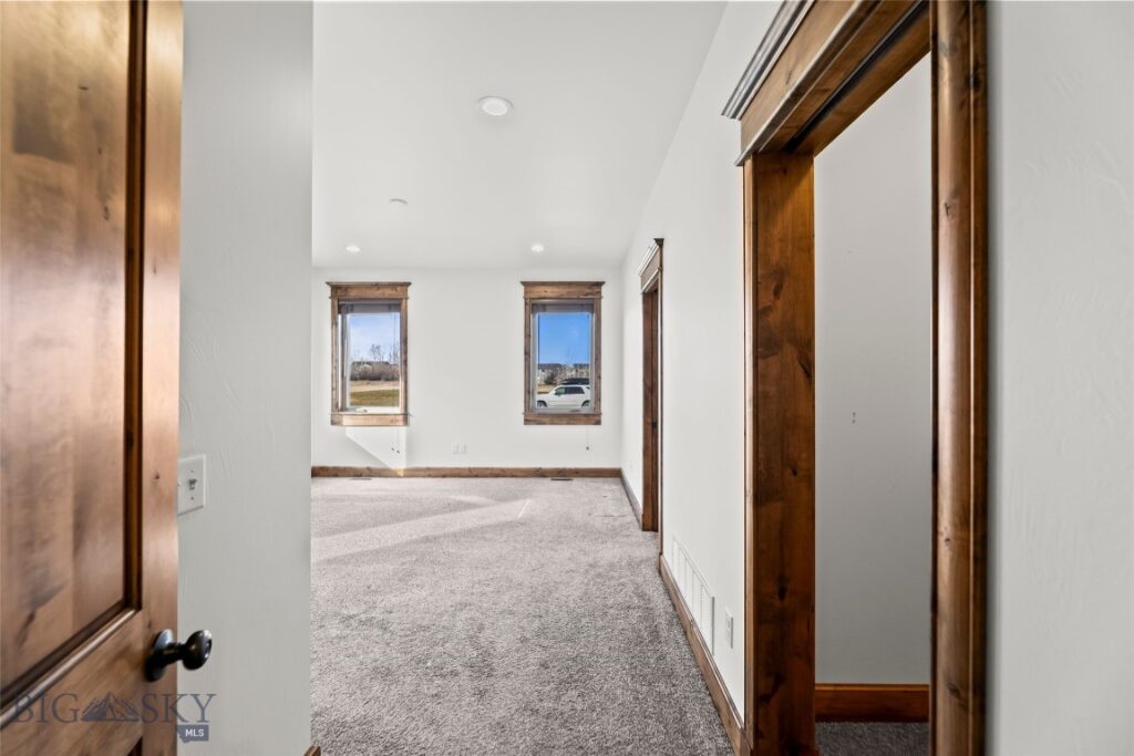 886 Flanders Creek Avenue, Bozeman MT 59718