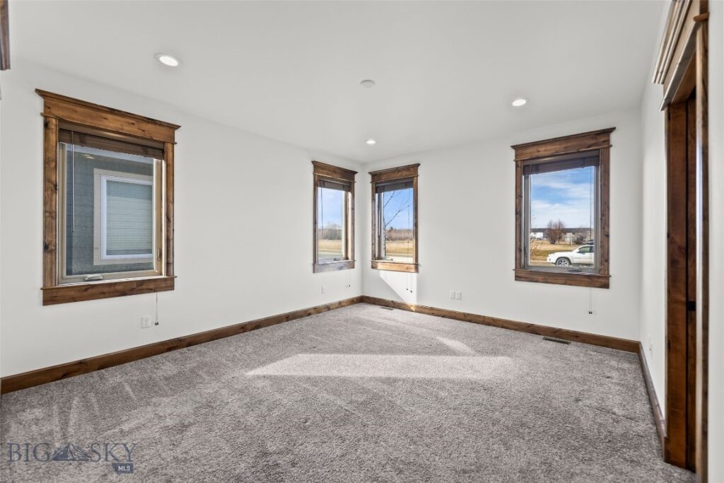 886 Flanders Creek Avenue, Bozeman MT 59718