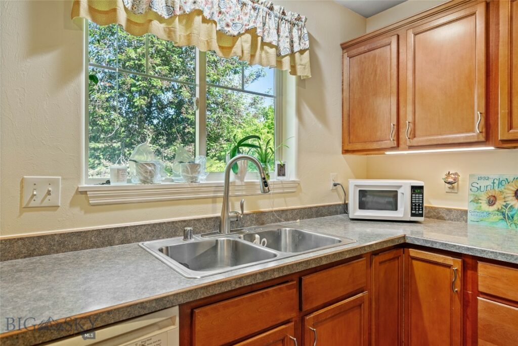 944 Forest Glen Drive, Bozeman MT 59718
