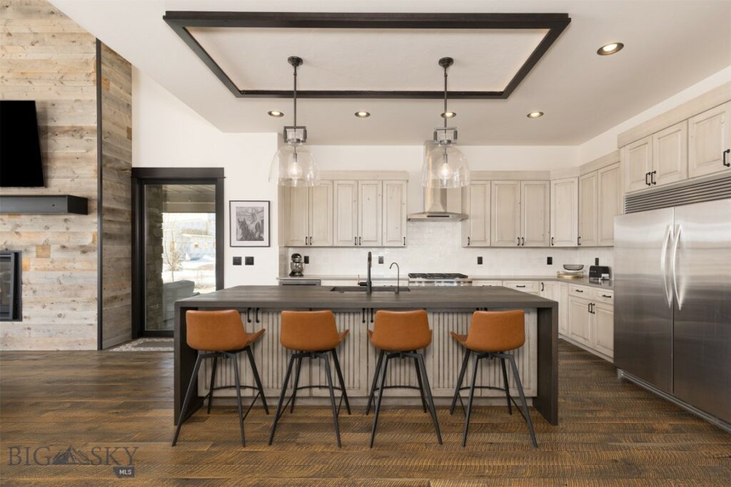 949 Black Bull, Bozeman MT 59718