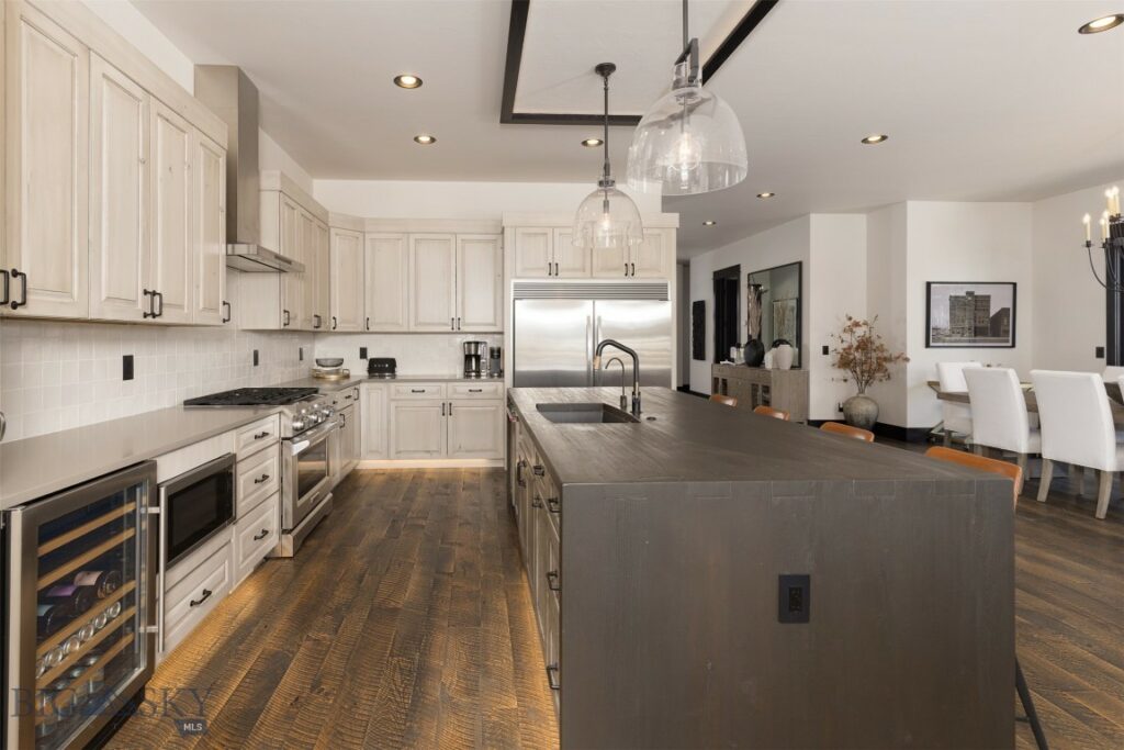 949 Black Bull, Bozeman MT 59718