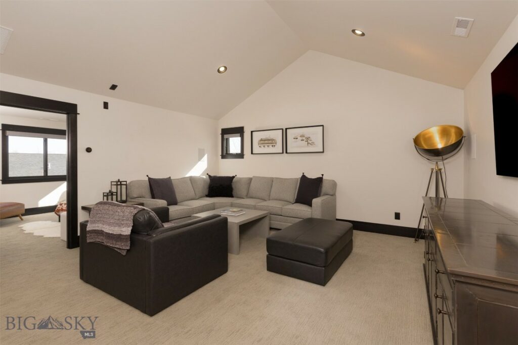 949 Black Bull, Bozeman MT 59718