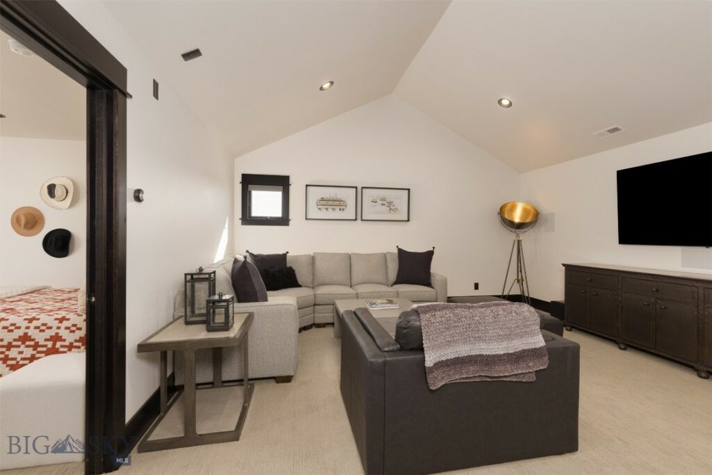949 Black Bull, Bozeman MT 59718
