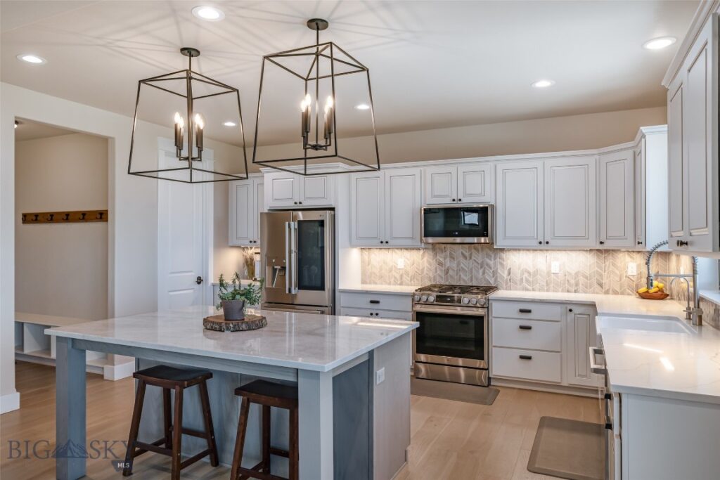 950 White Horse Loop, Bozeman MT 59718