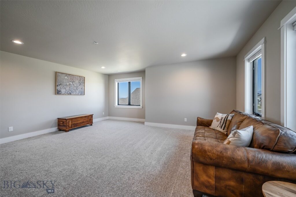950 White Horse Loop, Bozeman MT 59718