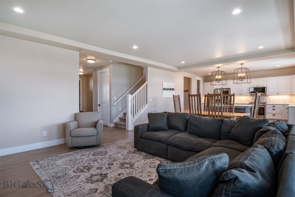 950 White Horse Loop, Bozeman MT 59718