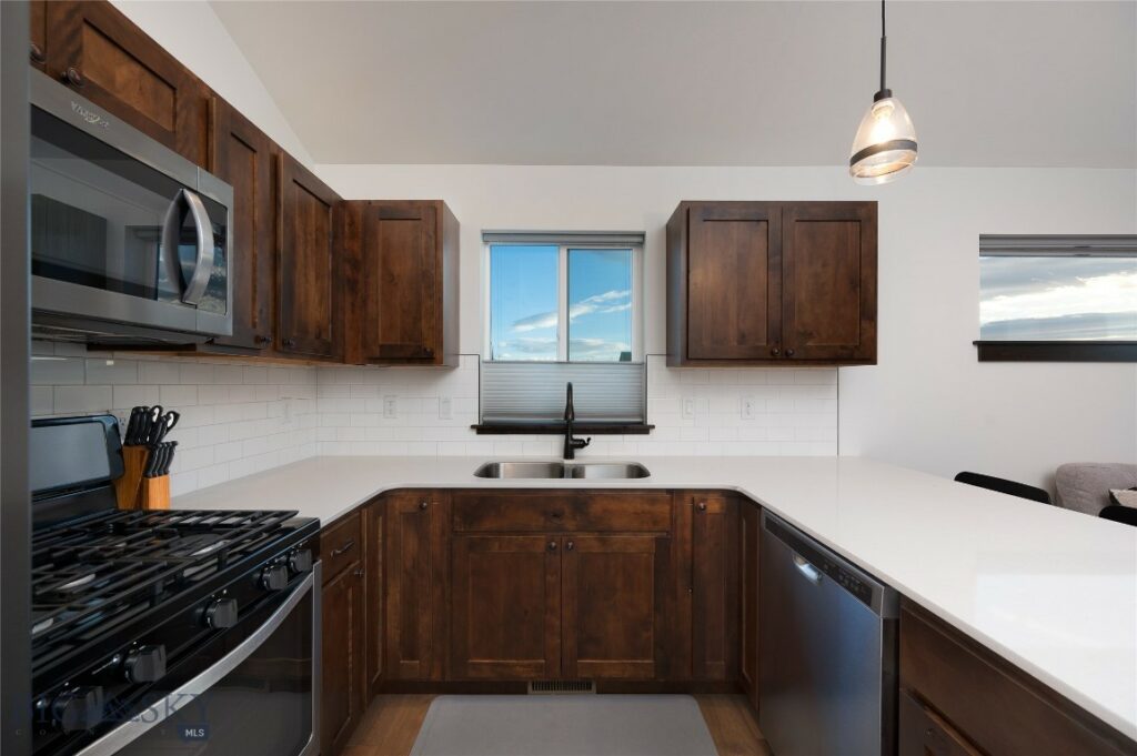 915 Stewart Loop, Bozeman MT 59718