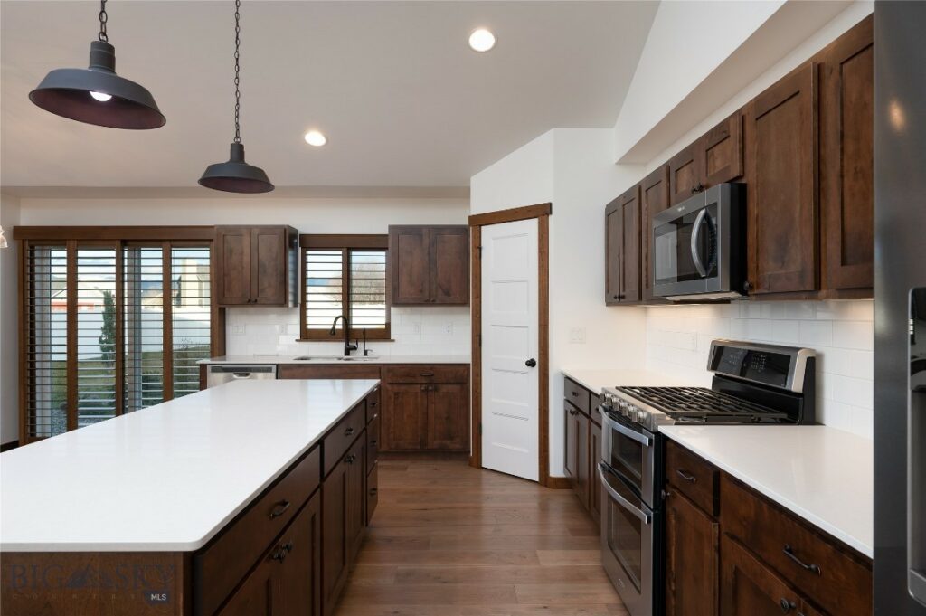 915 Stewart Loop, Bozeman MT 59718