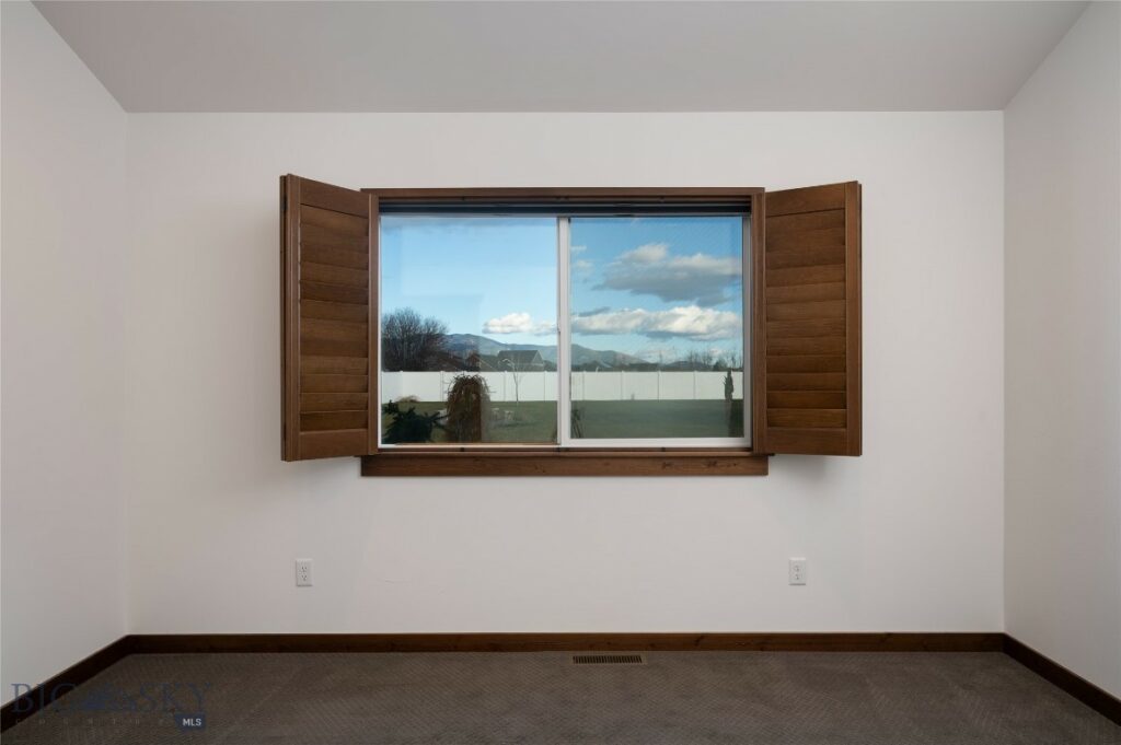 915 Stewart Loop, Bozeman MT 59718