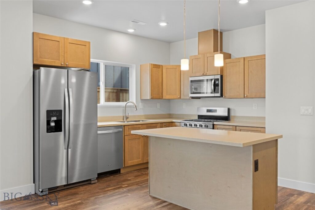 16 Westgate Ave, Bozeman MT 59718