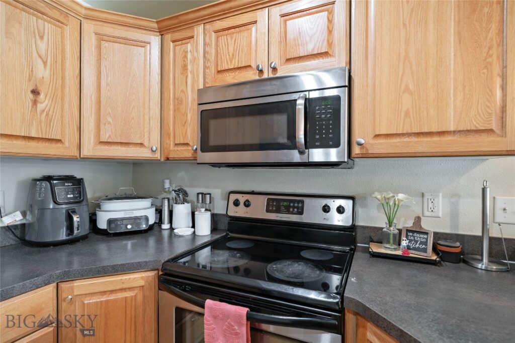 3206 Warbler Way, Bozeman MT 59718