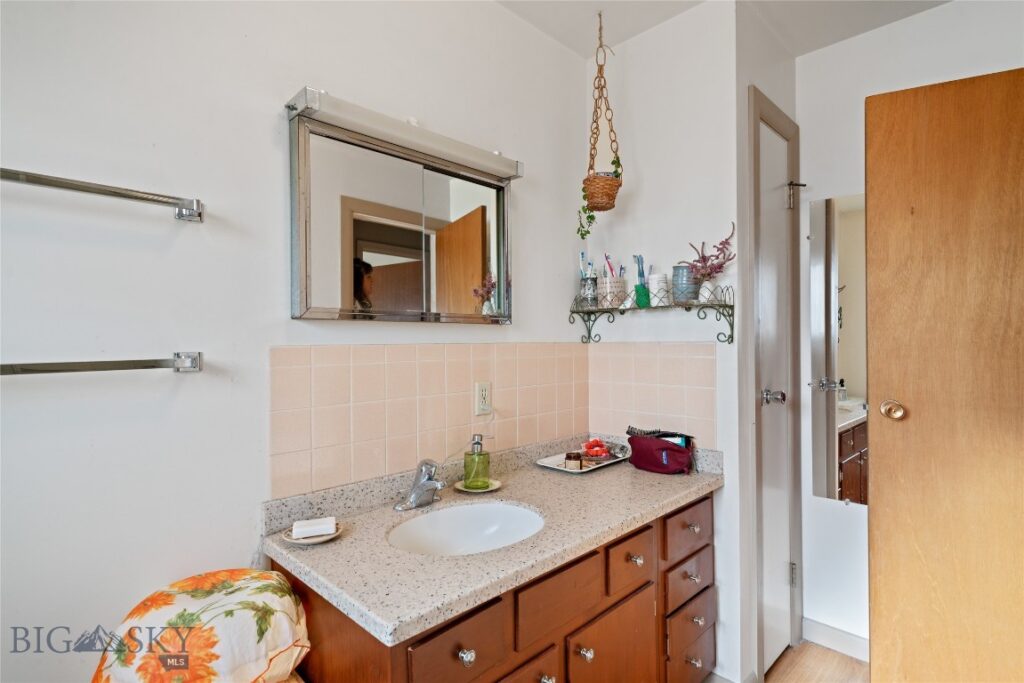 316 N 10th Avenue, Bozeman MT 59715