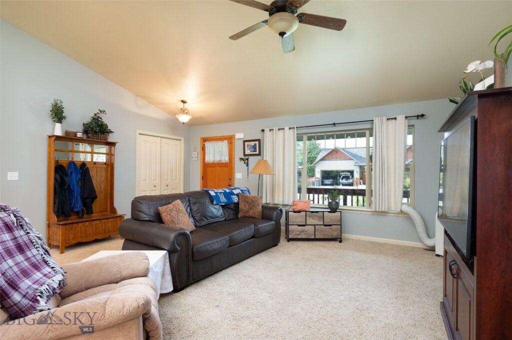 56 Thatch Wood Lane, Bozeman MT 59718