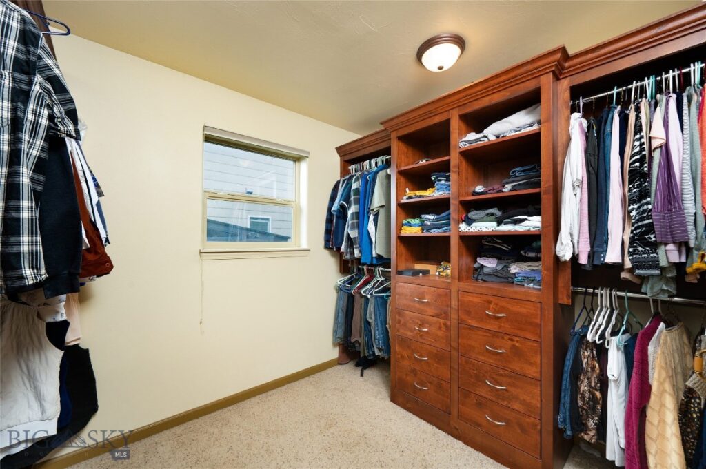 56 Thatch Wood Lane, Bozeman MT 59718