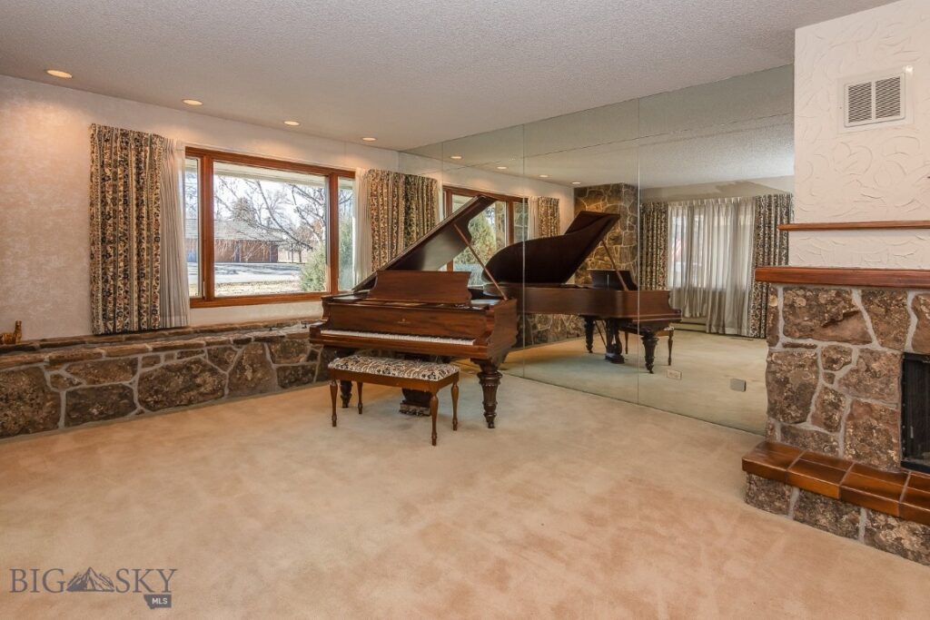 25 Riverside Drive, Bozeman MT 59715