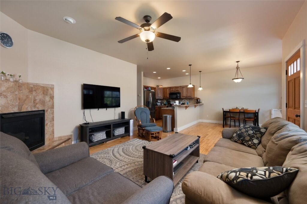 996 Saxon Way, Bozeman MT 59718