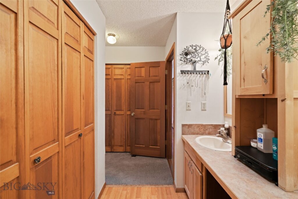 206 Pioneer Way, Bozeman MT 59715