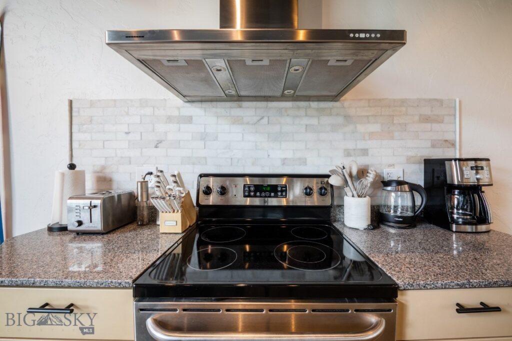 3701 Trakker Trail, Bozeman MT 59718