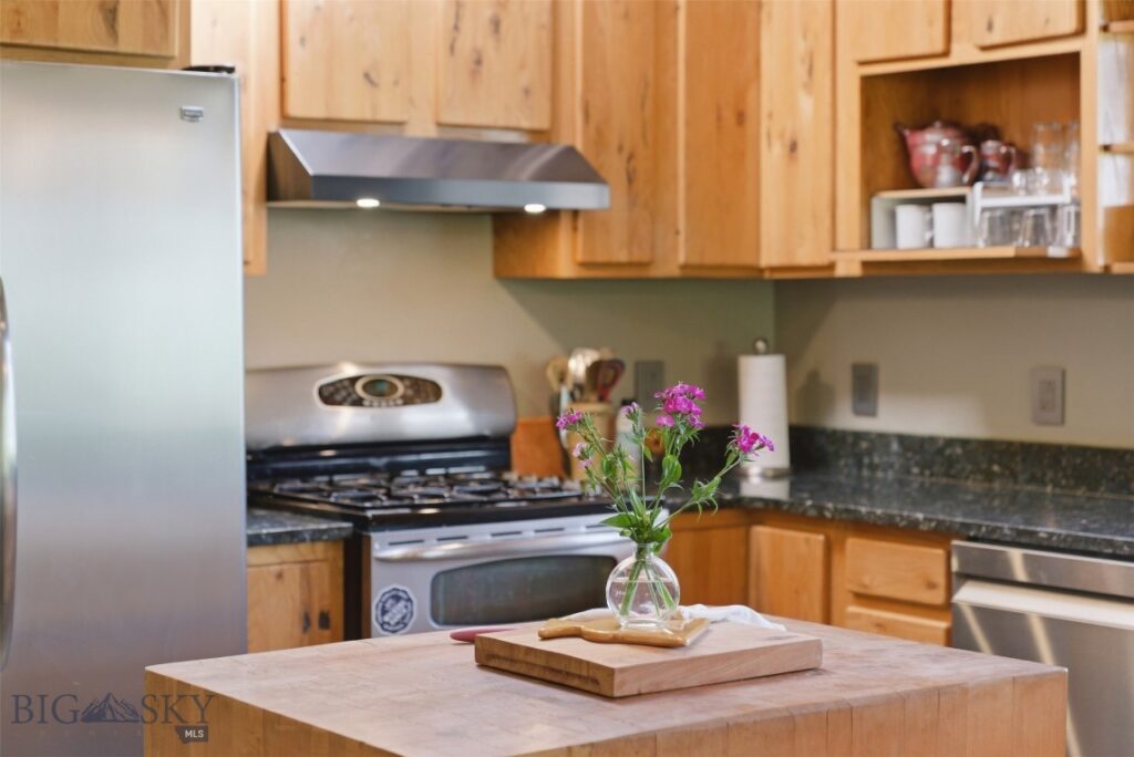 761 Sunny Bear Road, Bozeman MT 59715