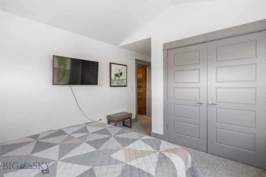 26 Locomotive Loop, Bozeman MT 59718