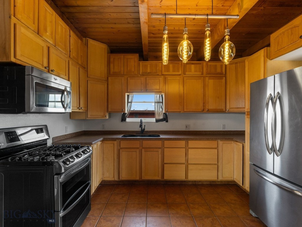 77300 Gallatin Road, Bozeman MT 59718