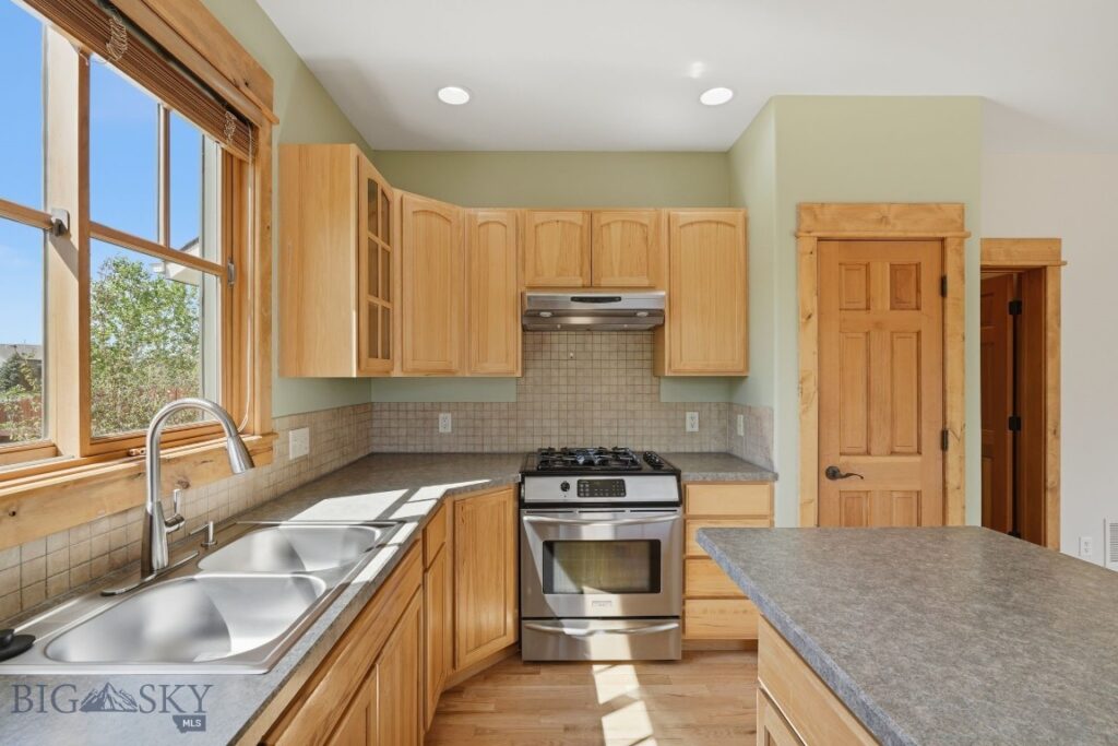 4726 Glenwood Drive, Bozeman MT 59718