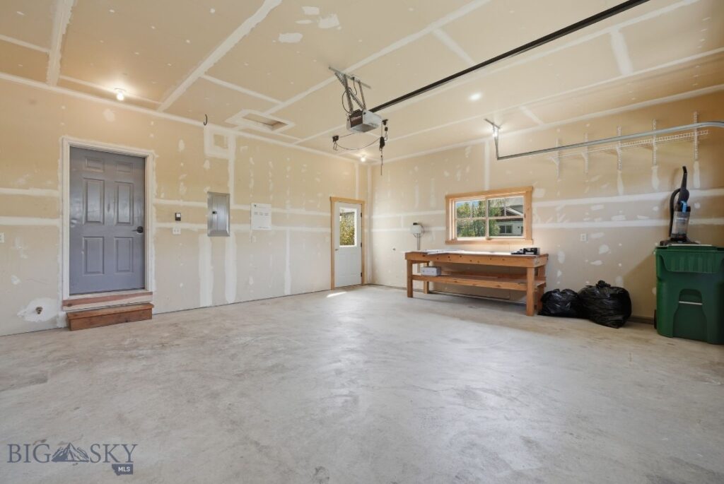 4726 Glenwood Drive, Bozeman MT 59718