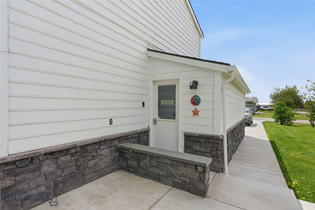 16 Arrowwood Dr, Bozeman MT 59718