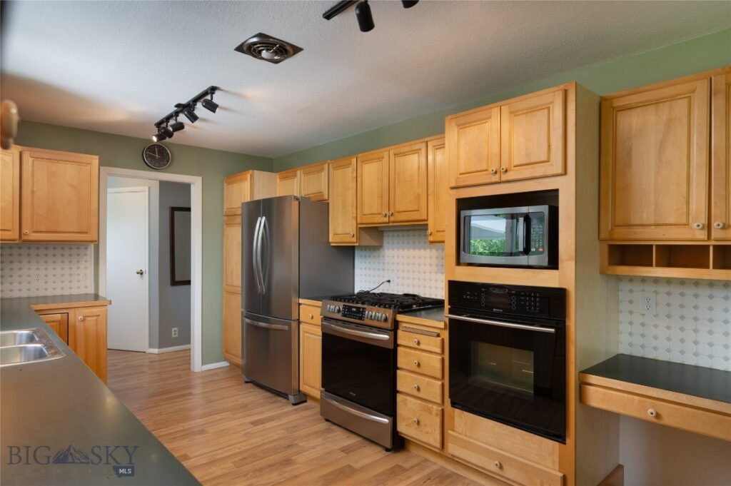 2890 Springhill Road, Bozeman MT 59718
