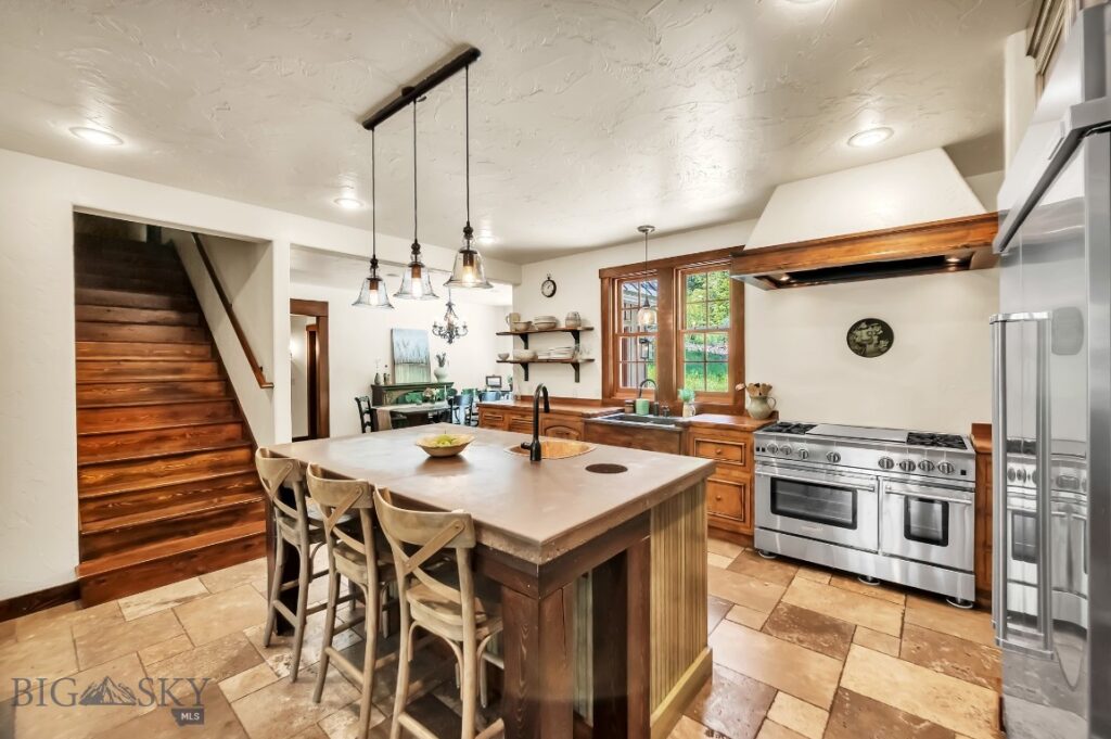 141 Old Timber Way, Bozeman MT 59718